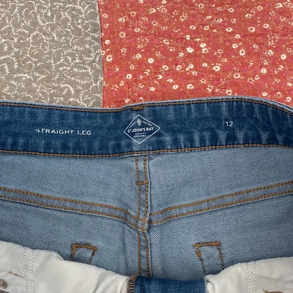 JEANS by St. John’s Bay in light blue denim, women’s size 12 - Picture 2 of 5